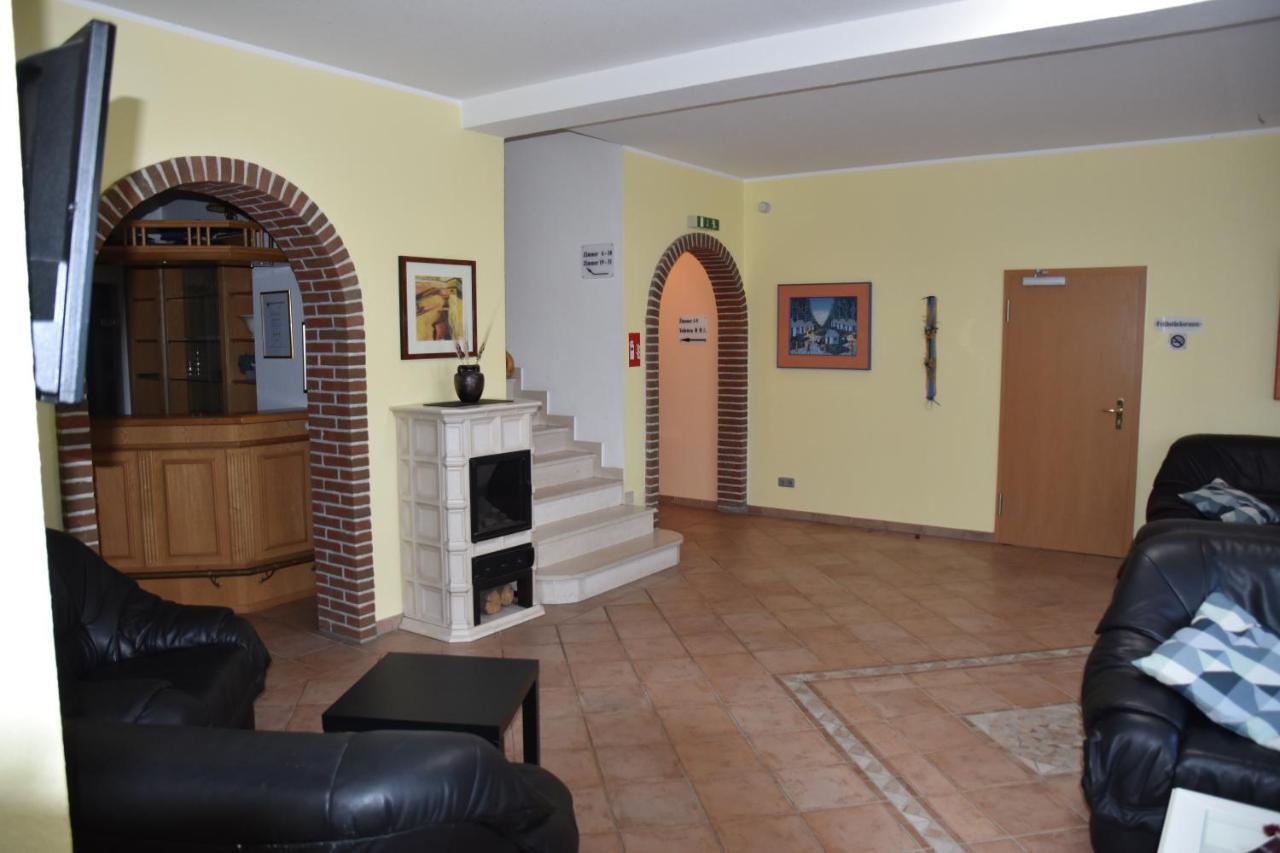 באד צווישנהם Hotel Zum Gesundbrunnen מראה חיצוני תמונה